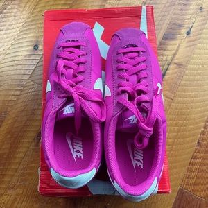 Men’s Nike Cortez tennis shoe.